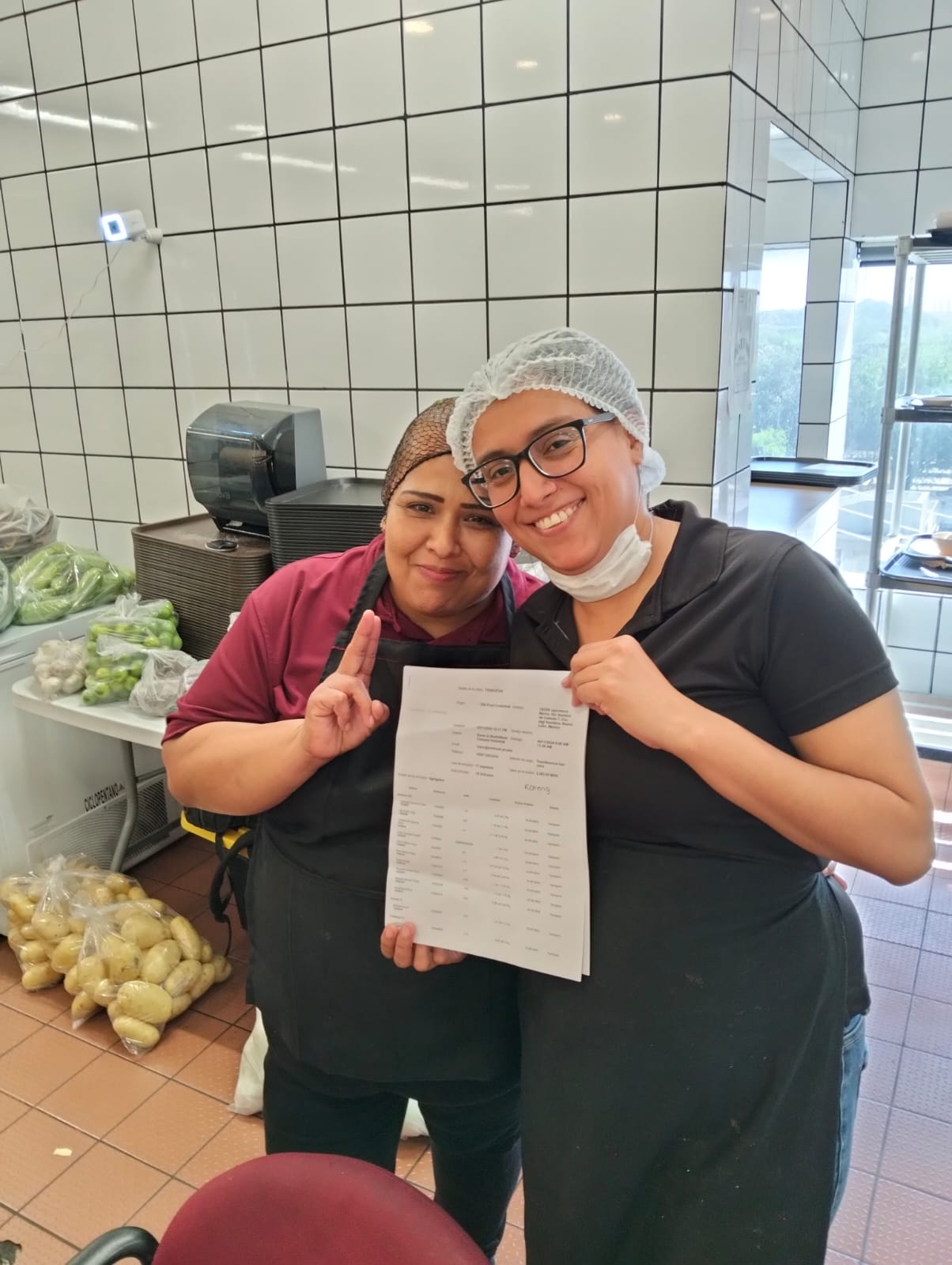 Equipo de comedor satisfecho – OitaFresh